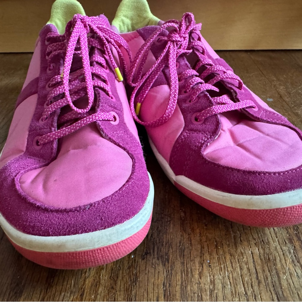 Plae sneakers